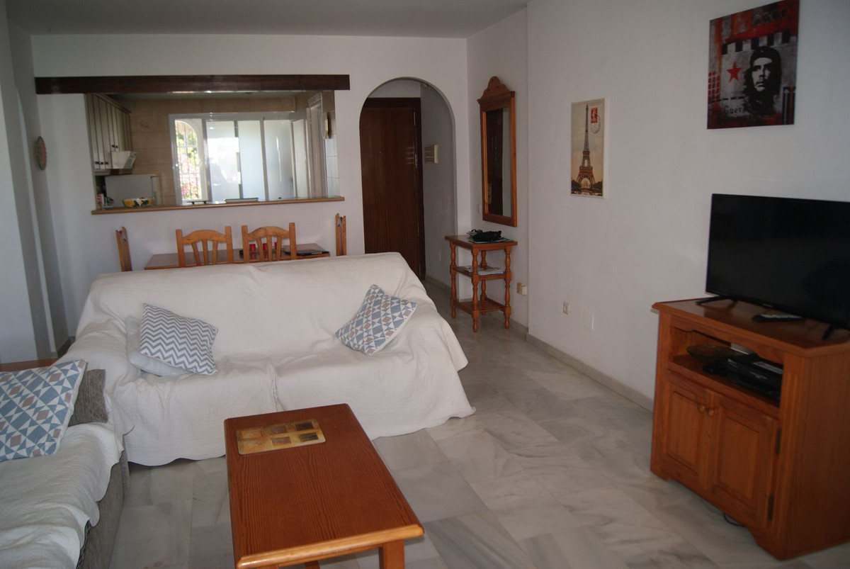 2 Bed Apartment for sale in El Paraiso Costa Del Sol, Málaga, Spain