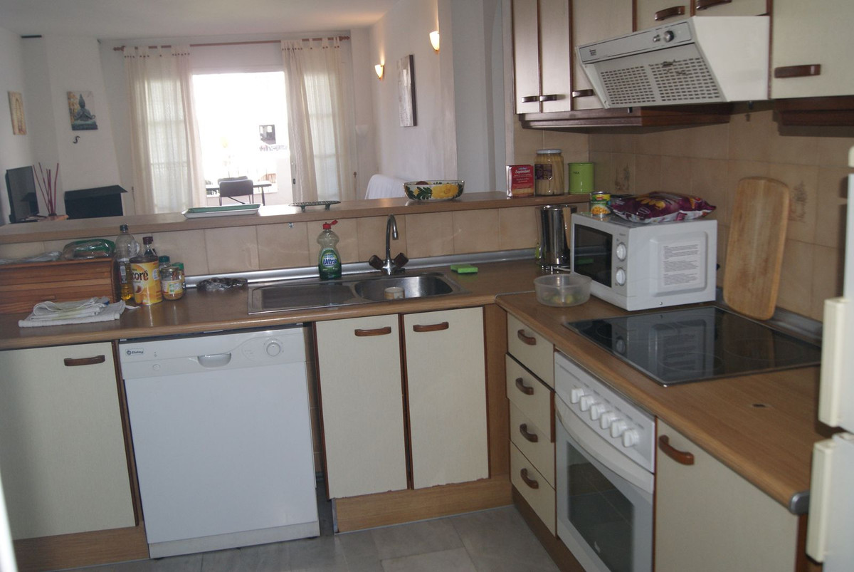 2 Bed Apartment for sale in El Paraiso Costa Del Sol, Málaga, Spain