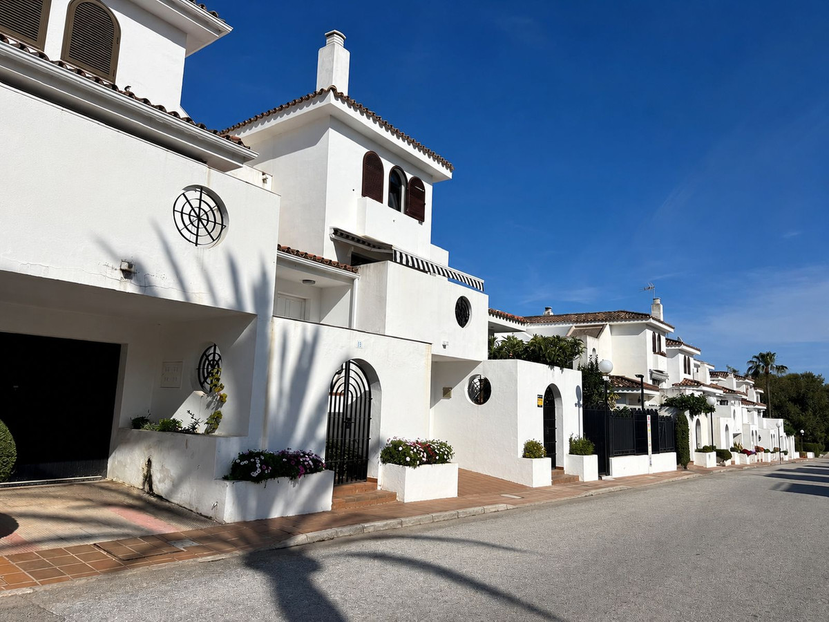 Se vende Adosada de 3 dormitorios en Costa Del Sol, Málaga, España