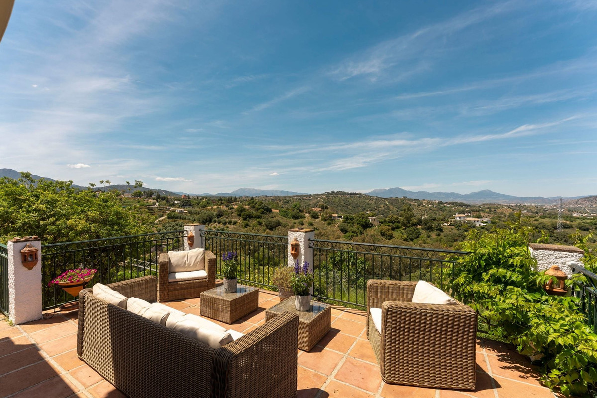 3 Bed Townhouse for sale in Alhaurín El Grande Costa Del Sol, Málaga, Spain