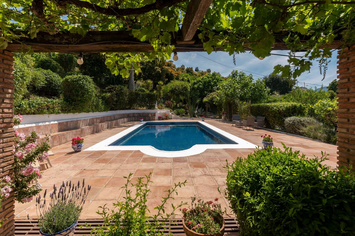 3 Bed Townhouse for sale in Alhaurín El Grande Costa Del Sol, Málaga, Spain