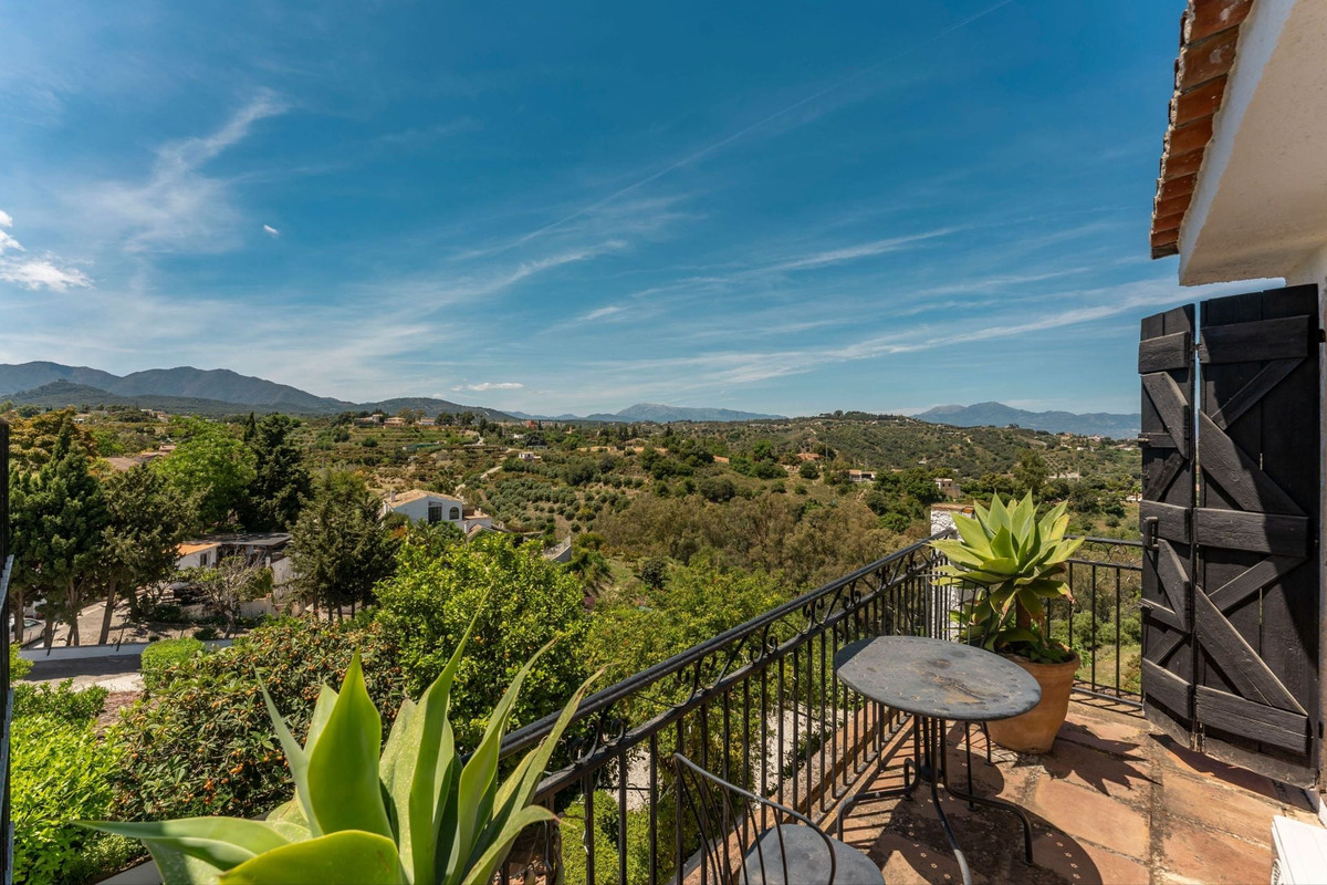 3 Bed Townhouse for sale in Alhaurín El Grande Costa Del Sol, Málaga, Spain