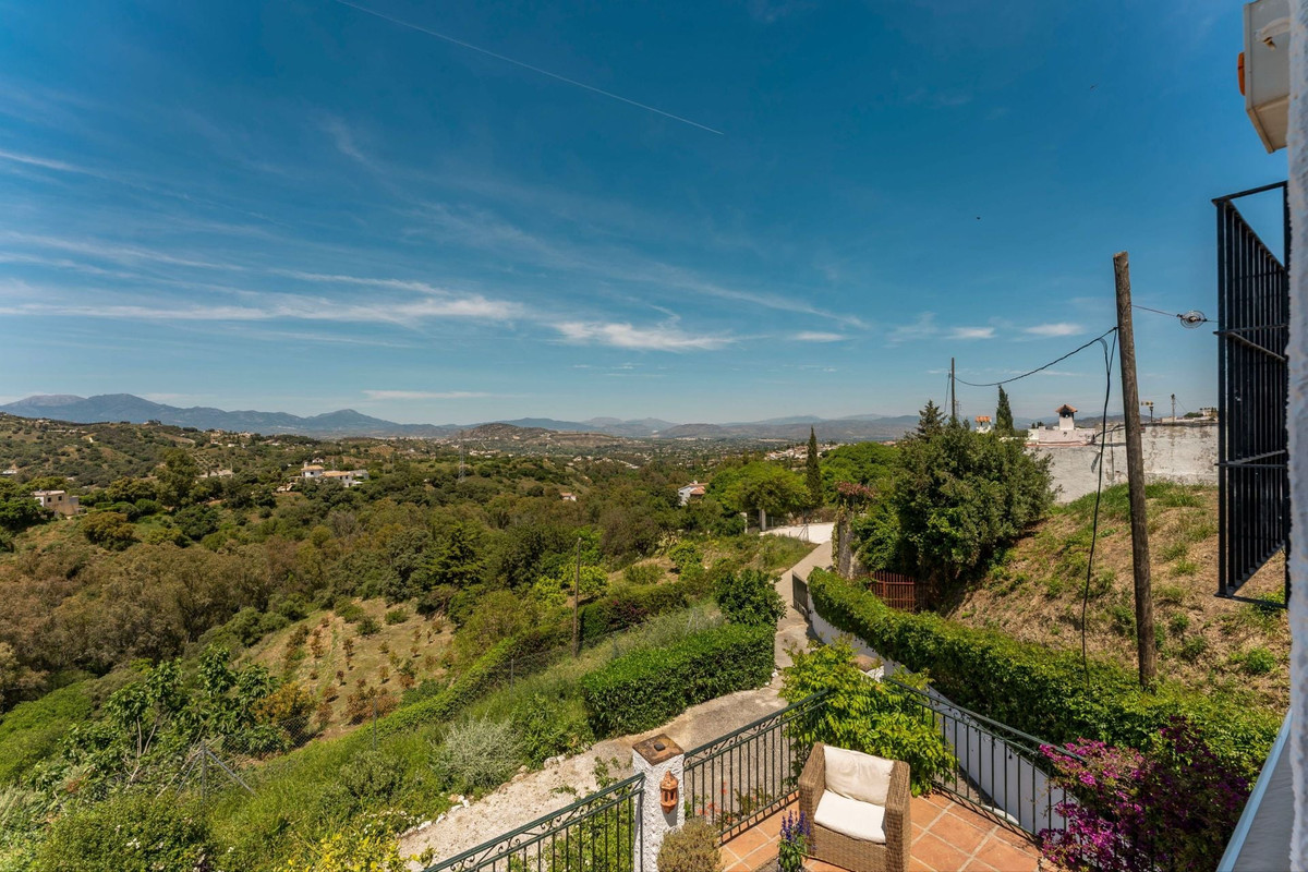 3 Bed Townhouse for sale in Alhaurín El Grande Costa Del Sol, Málaga, Spain