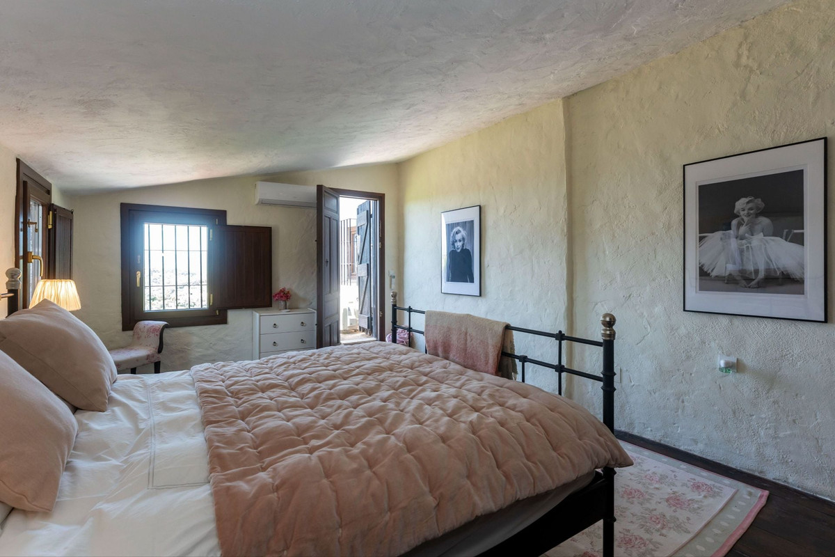 3 Bed Townhouse for sale in Alhaurín El Grande Costa Del Sol, Málaga, Spain