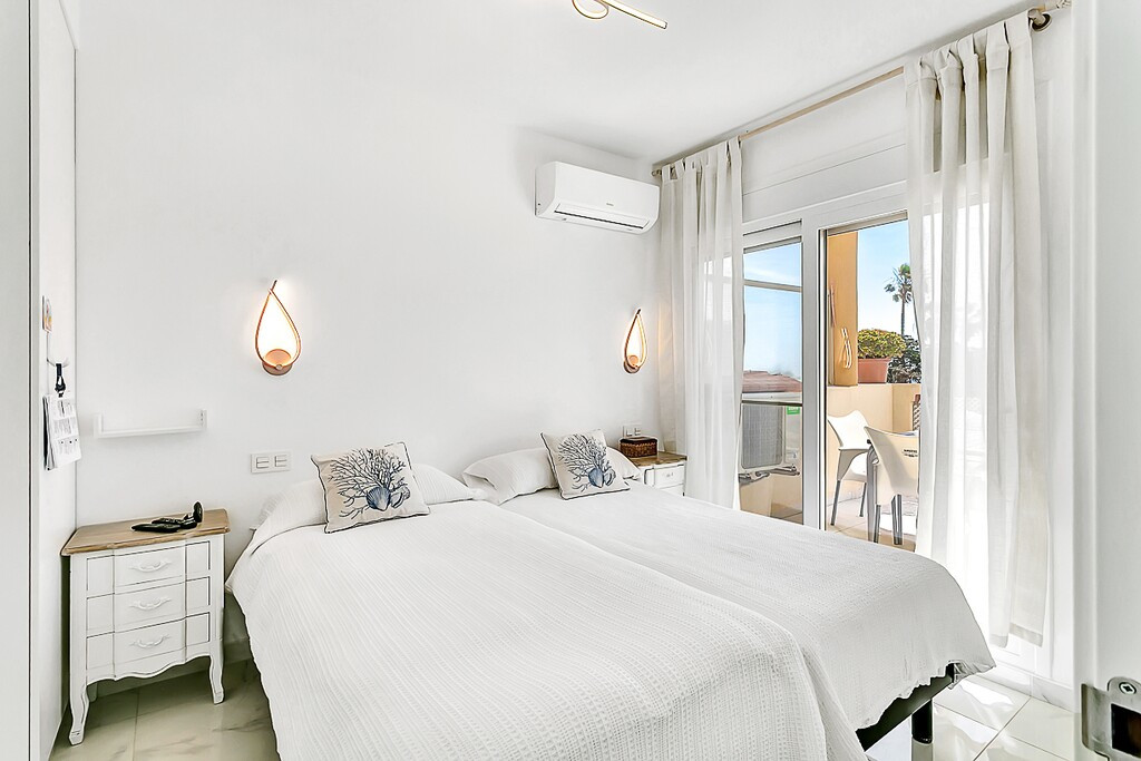2 Bed Apartment for sale in Marbella Costa Del Sol, Málaga, Spain
