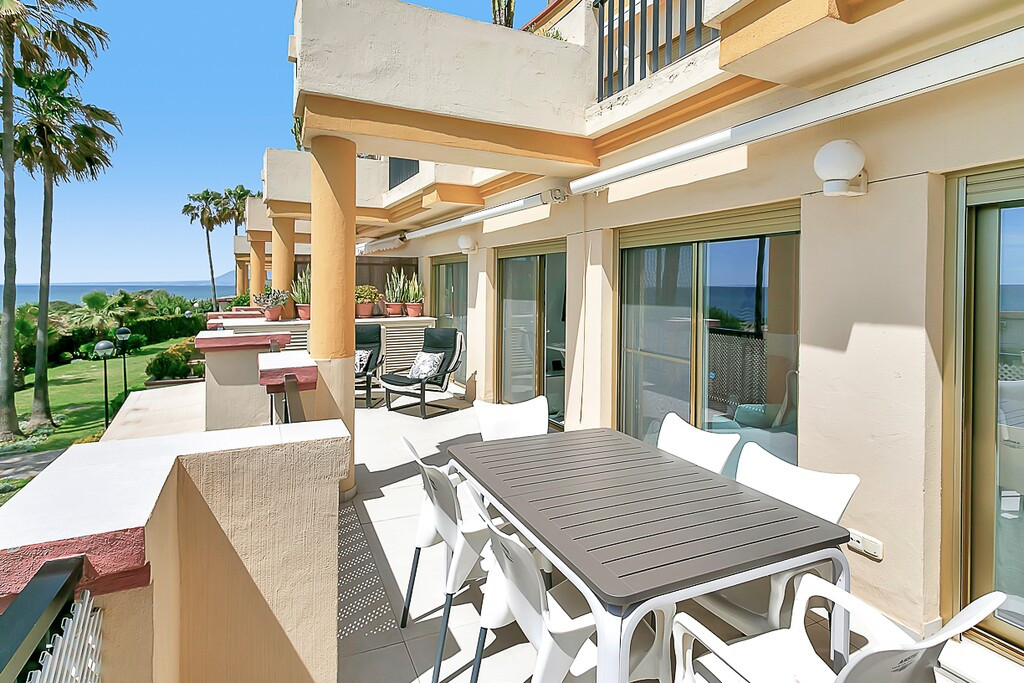 2 Bed Apartment for sale in Marbella Costa Del Sol, Málaga, Spain