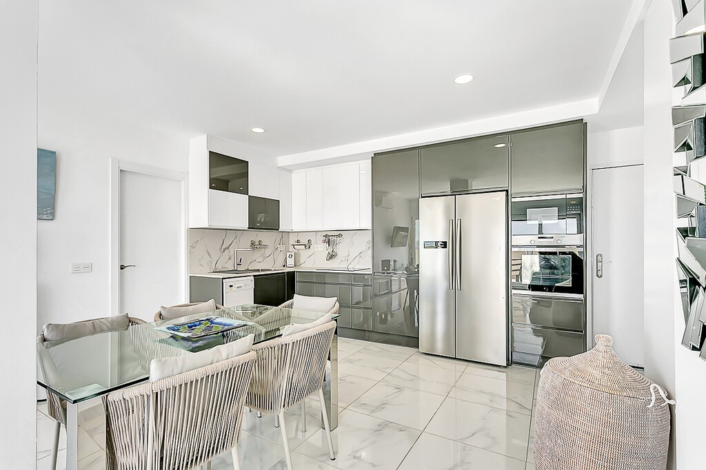 2 Bed Apartment for sale in Marbella Costa Del Sol, Málaga, Spain