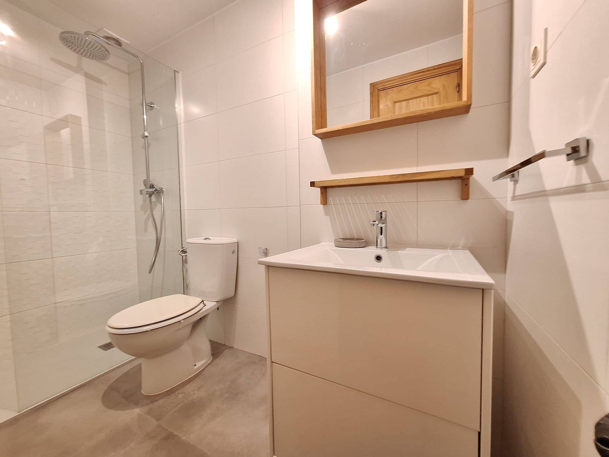 2 Bed Apartment for sale in Gran Alacant Costa Blanca, Alicante, Spain