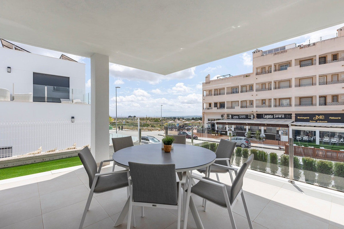 Se vende Apartamento Planta Baja de 2 dormitorios en Costa Blanca, Alicante, España