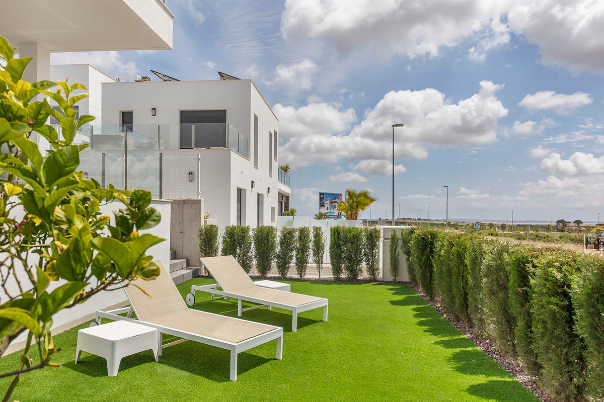 Se vende Apartamento Planta Baja de 2 dormitorios en Costa Blanca, Alicante, España