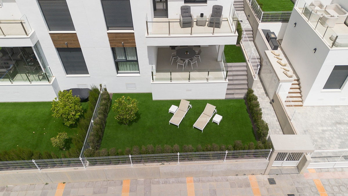 Se vende Apartamento Planta Baja de 2 dormitorios en Costa Blanca, Alicante, España