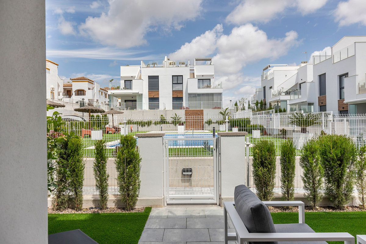 Se vende Apartamento Planta Baja de 2 dormitorios en Costa Blanca, Alicante, España