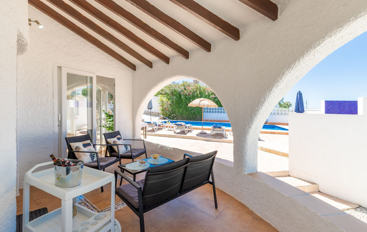 Se vende Villa - Chalet de 3 dormitorios en Costa Blanca, Alicante, España