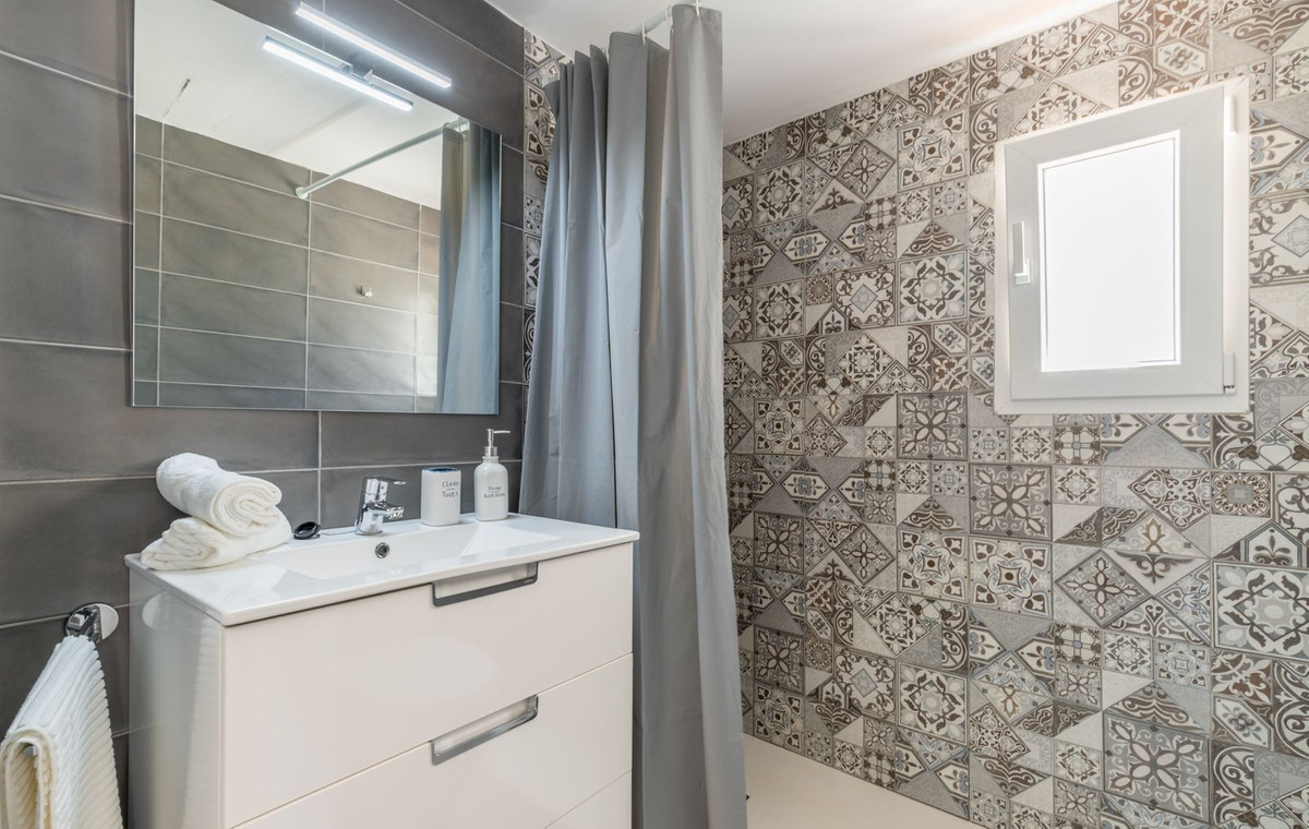 Se vende Villa - Chalet de 3 dormitorios en Costa Blanca, Alicante, España