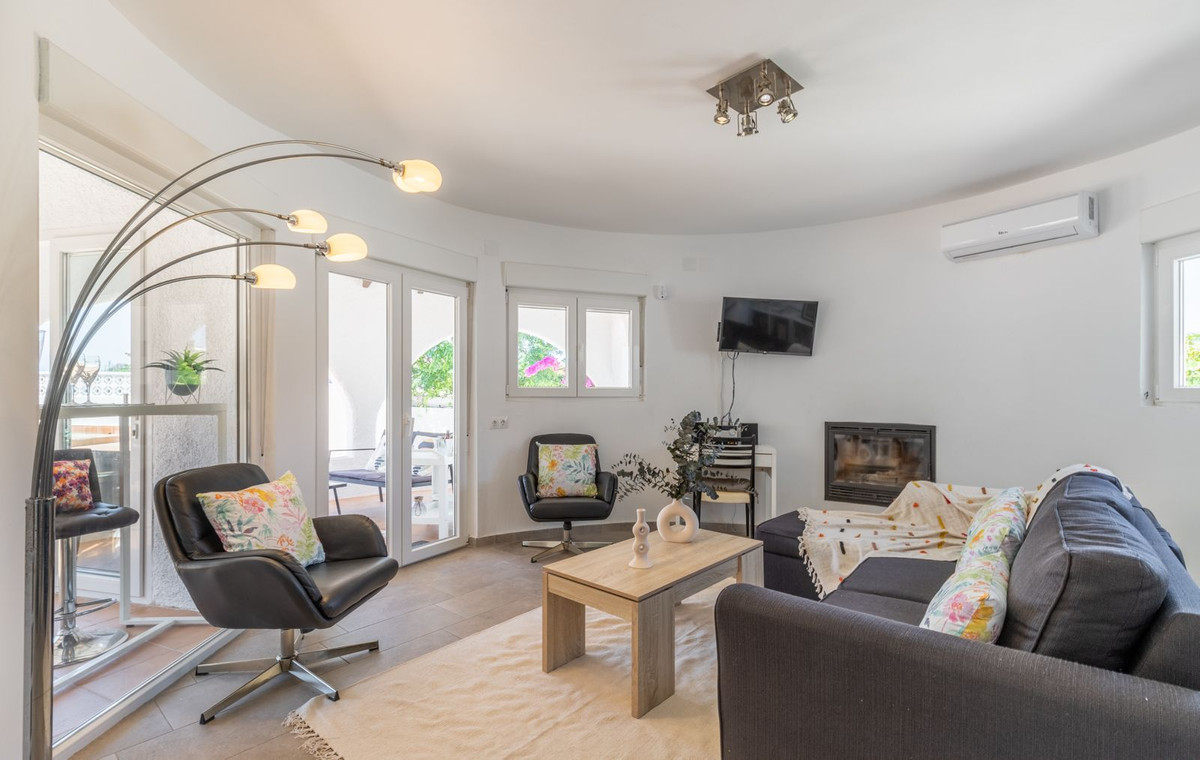 Se vende Villa - Chalet de 3 dormitorios en Costa Blanca, Alicante, España