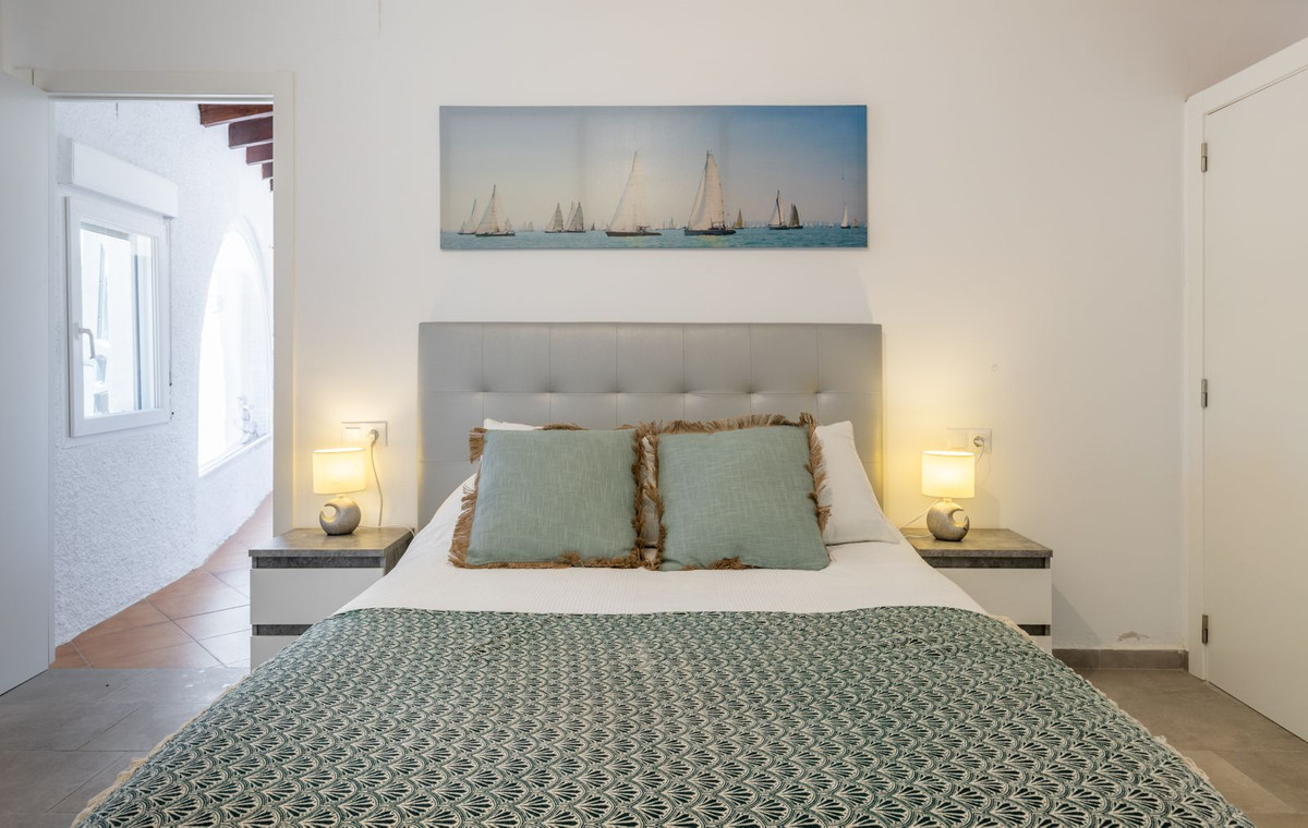 Se vende Villa - Chalet de 3 dormitorios en Costa Blanca, Alicante, España