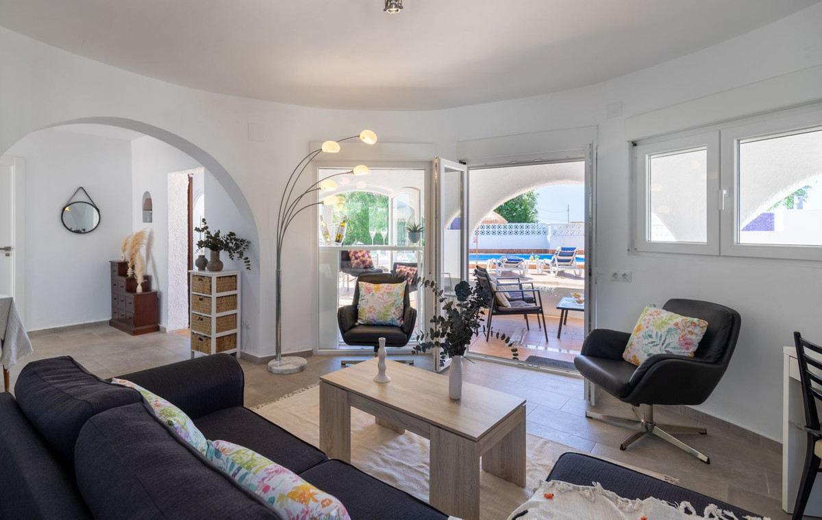 Se vende Villa - Chalet de 3 dormitorios en Costa Blanca, Alicante, España
