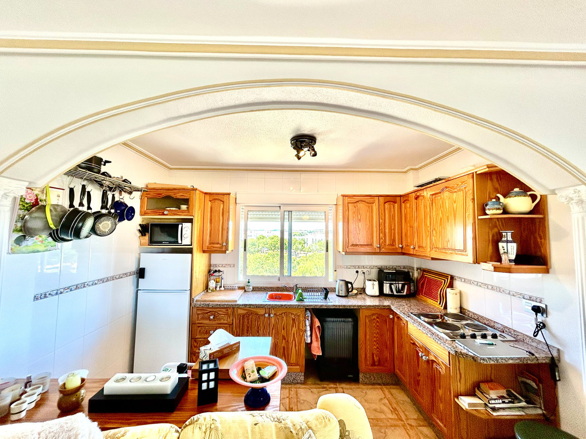 Se vende Apartamento Planta Media de 2 dormitorios en Costa Blanca, Alicante, España