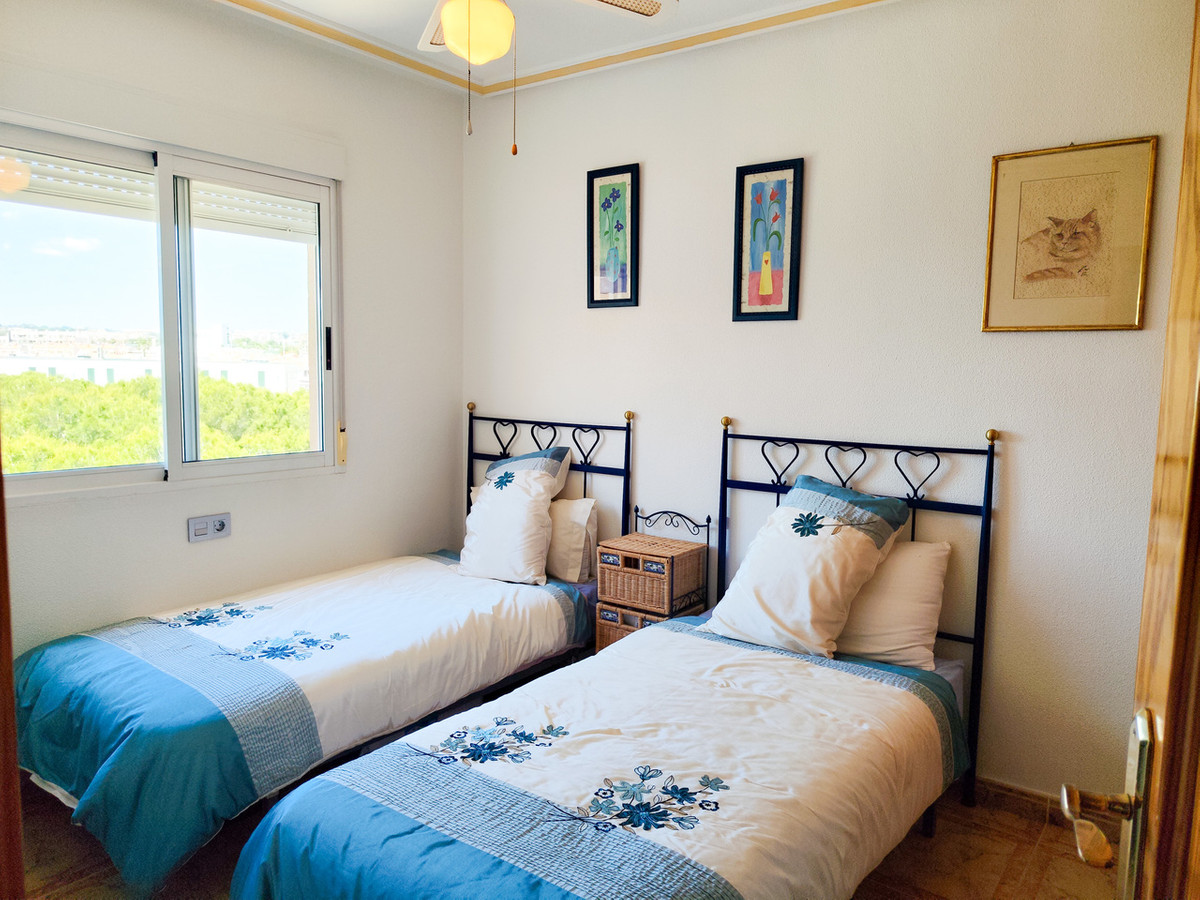 Se vende Apartamento Planta Media de 2 dormitorios en Costa Blanca, Alicante, España