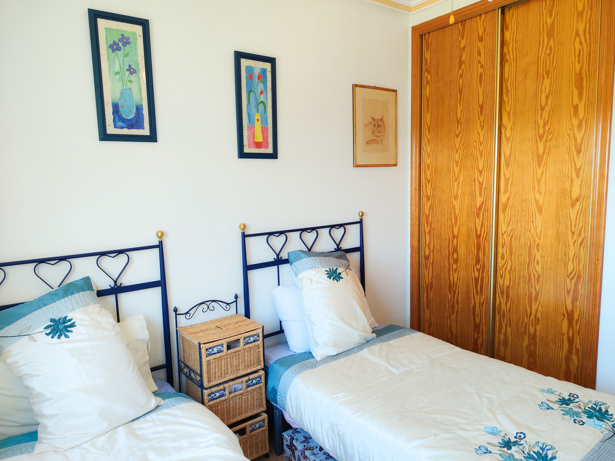 Se vende Apartamento Planta Media de 2 dormitorios en Costa Blanca, Alicante, España