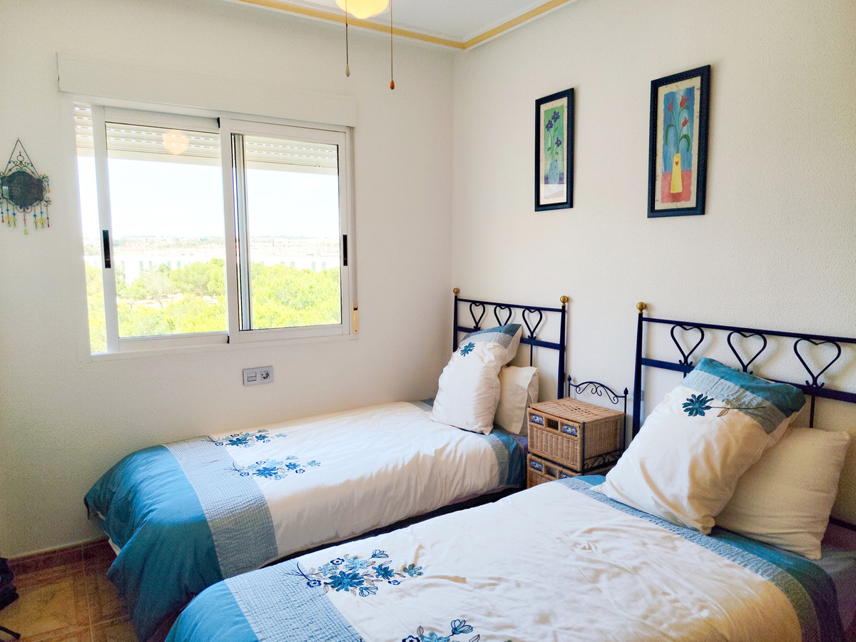 Se vende Apartamento Planta Media de 2 dormitorios en Costa Blanca, Alicante, España