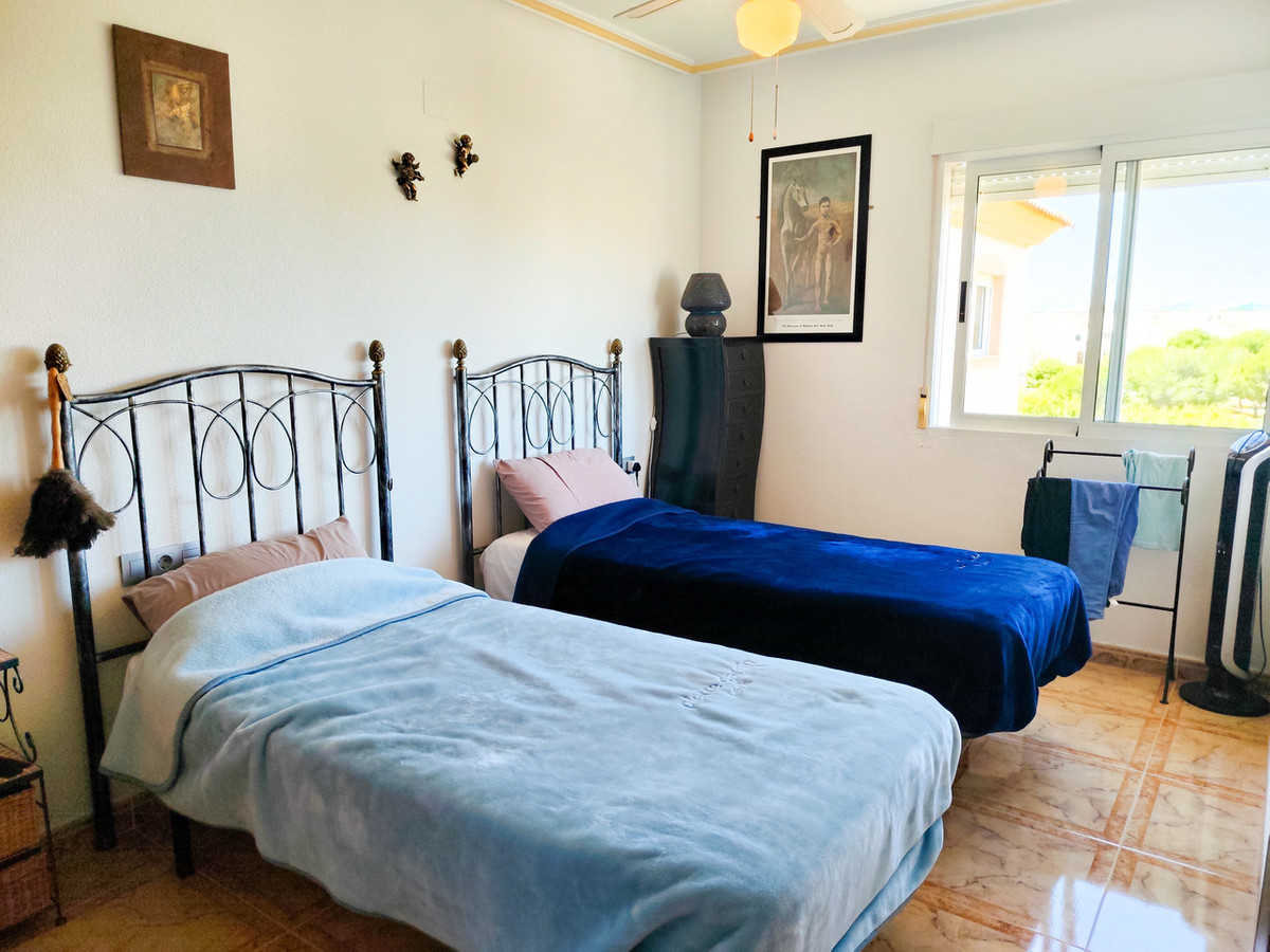 Se vende Apartamento Planta Media de 2 dormitorios en Costa Blanca, Alicante, España