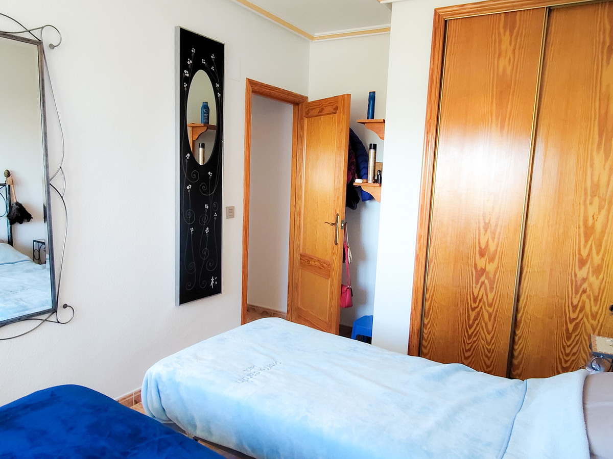 Se vende Apartamento Planta Media de 2 dormitorios en Costa Blanca, Alicante, España