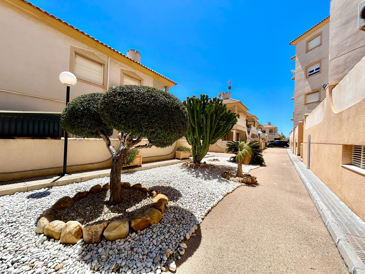 Se vende Apartamento Planta Media de 2 dormitorios en Costa Blanca, Alicante, España