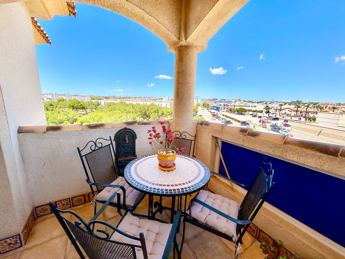 Se vende Apartamento Planta Media de 2 dormitorios en Costa Blanca, Alicante, España