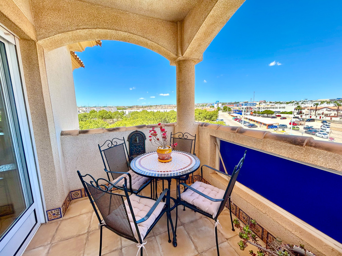 Se vende Apartamento Planta Media de 2 dormitorios en Costa Blanca, Alicante, España