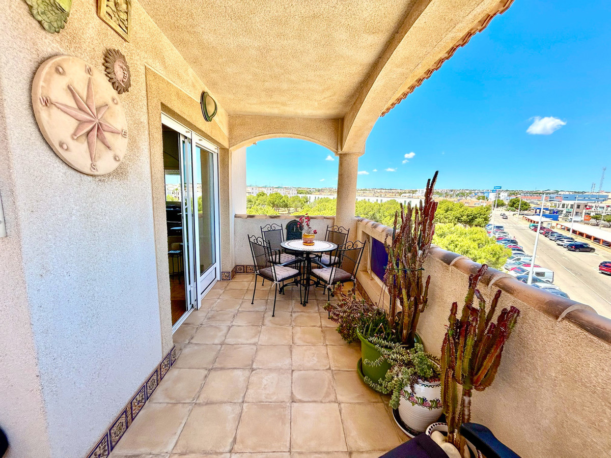 Se vende Apartamento Planta Media de 2 dormitorios en Costa Blanca, Alicante, España