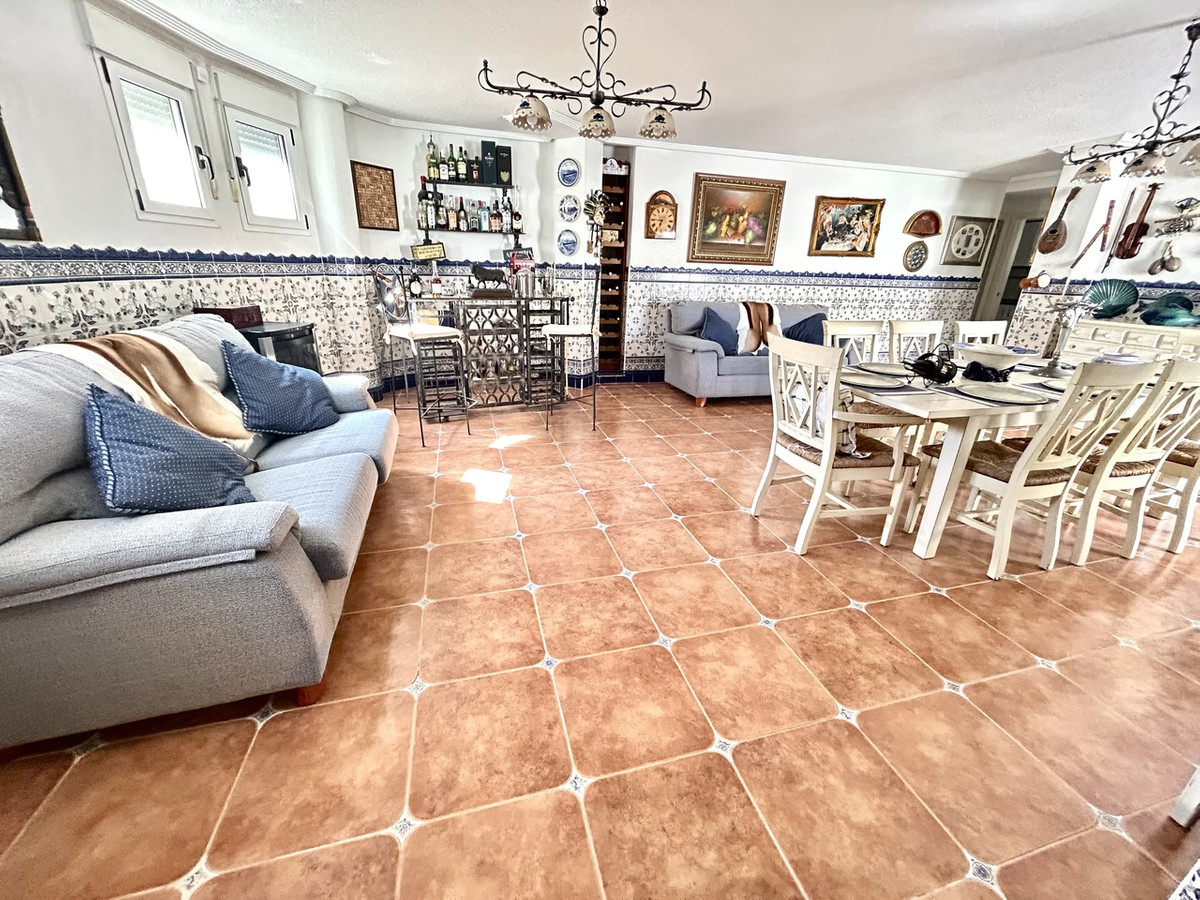 Se vende Villa - Chalet de 4 dormitorios en Costa Blanca, Alicante, España