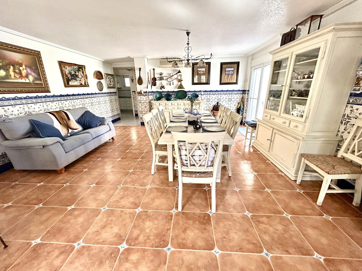 Se vende Villa - Chalet de 4 dormitorios en Costa Blanca, Alicante, España