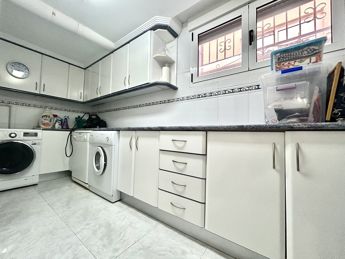 Se vende Villa - Chalet de 4 dormitorios en Costa Blanca, Alicante, España