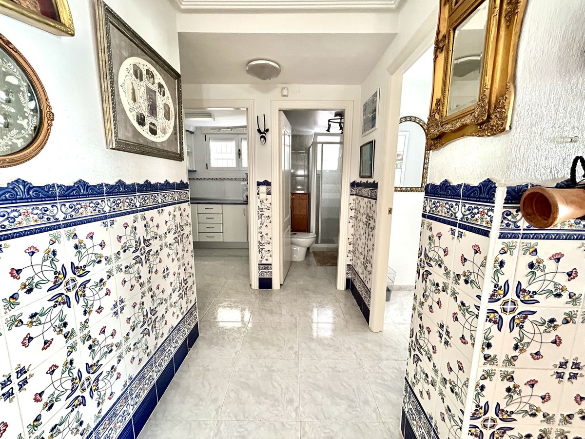 Se vende Villa - Chalet de 4 dormitorios en Costa Blanca, Alicante, España