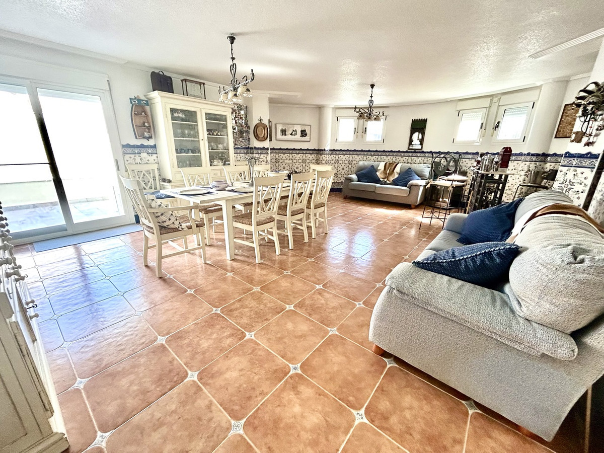 Se vende Villa - Chalet de 4 dormitorios en Costa Blanca, Alicante, España