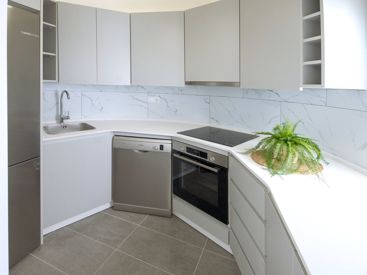 2 Bed Apartment for sale in Estepona Costa Del Sol, Málaga, Spain