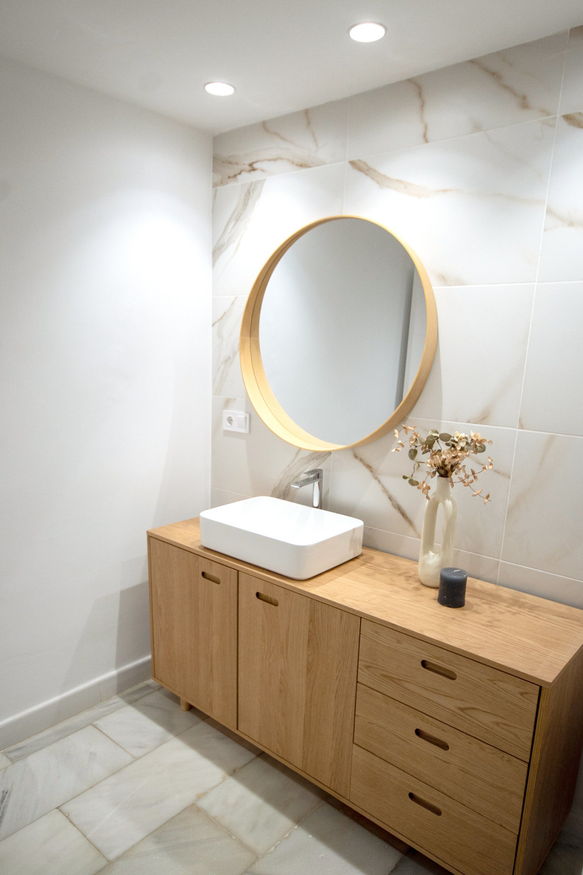 2 Bed Apartment for sale in Estepona Costa Del Sol, Málaga, Spain