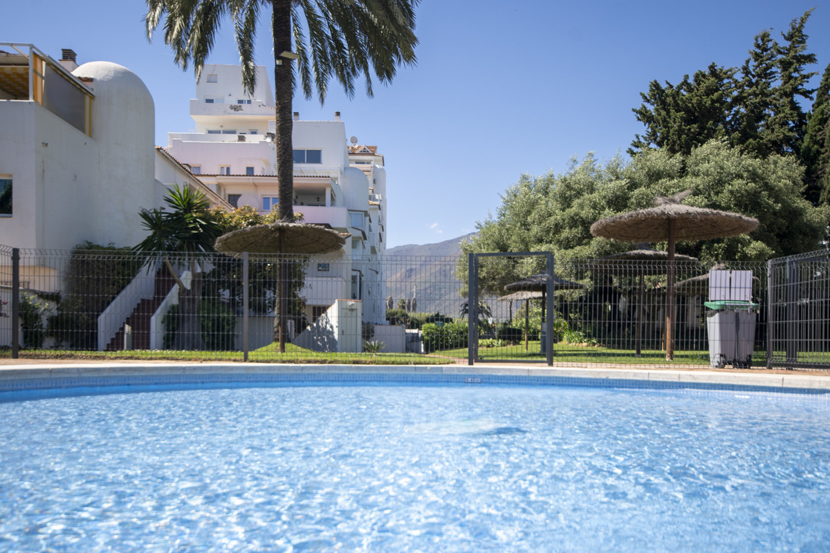 2 Bed Apartment for sale in Estepona Costa Del Sol, Málaga, Spain