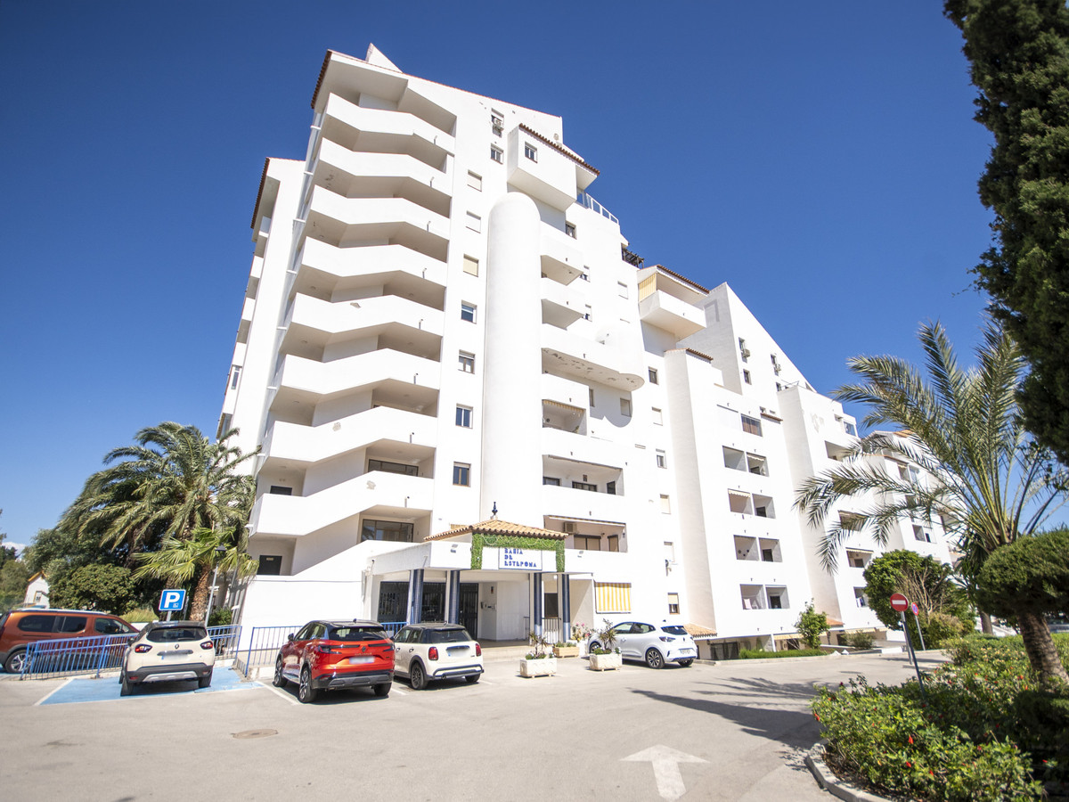 2 Bed Apartment for sale in Estepona Costa Del Sol, Málaga, Spain