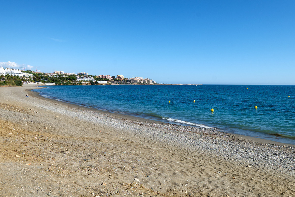 2 Bed Apartment for sale in Estepona Costa Del Sol, Málaga, Spain