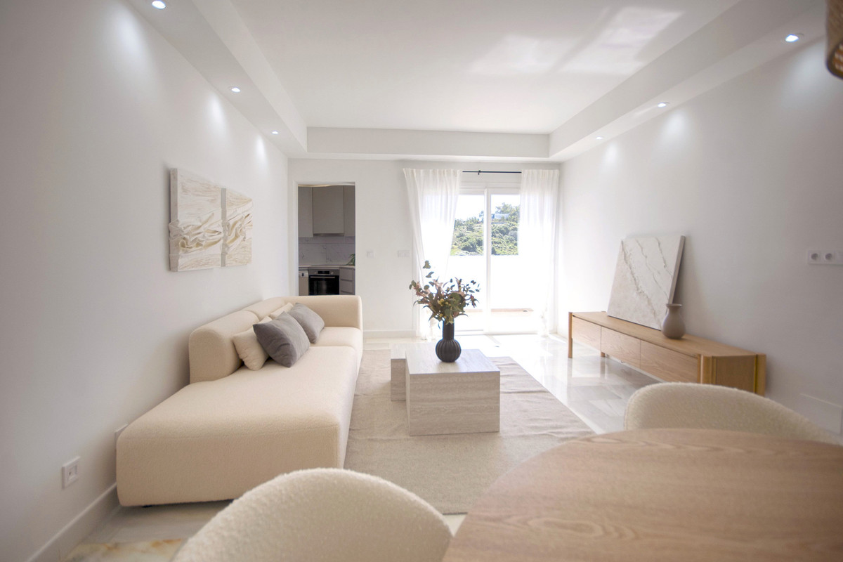 2 Bed Apartment for sale in Estepona Costa Del Sol, Málaga, Spain