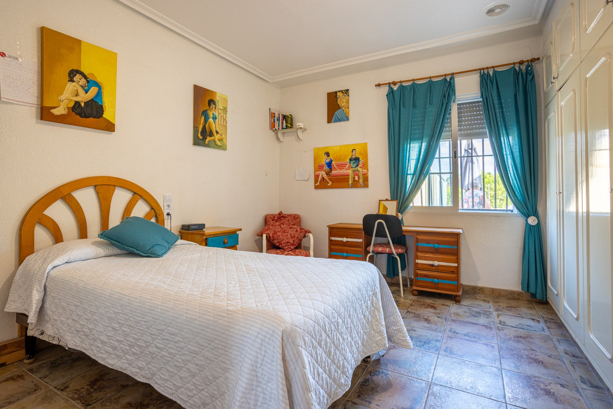 Se vende Villa - Chalet de 5 dormitorios en Costa Blanca, Alicante, España
