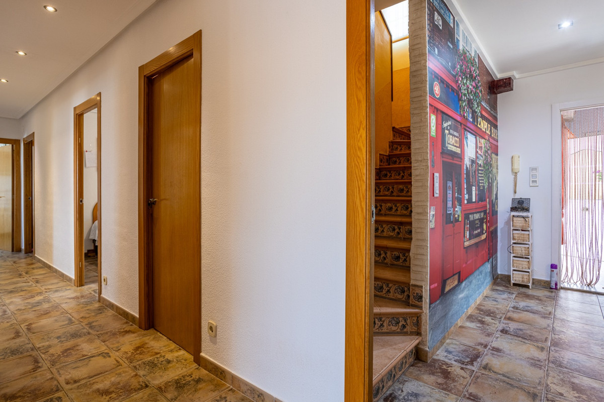 Se vende Villa - Chalet de 5 dormitorios en Costa Blanca, Alicante, España