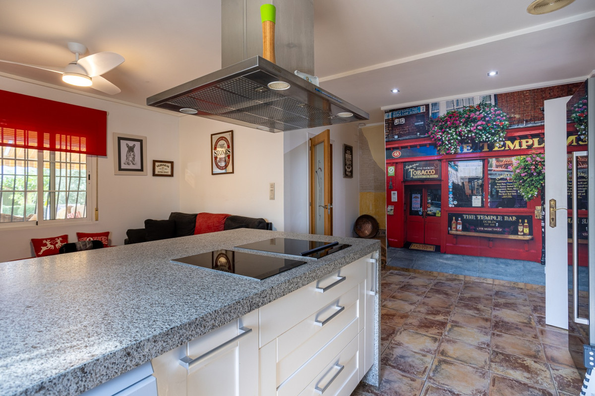 Se vende Villa - Chalet de 5 dormitorios en Costa Blanca, Alicante, España