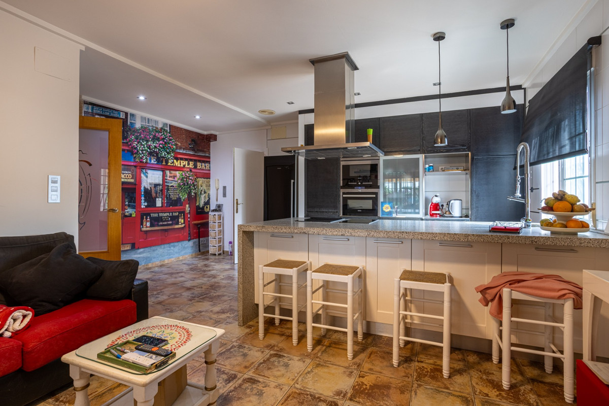 Se vende Villa - Chalet de 5 dormitorios en Costa Blanca, Alicante, España