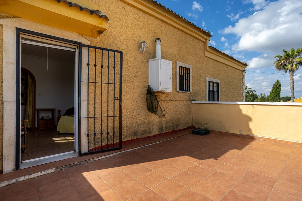Se vende Villa - Chalet de 5 dormitorios en Costa Blanca, Alicante, España