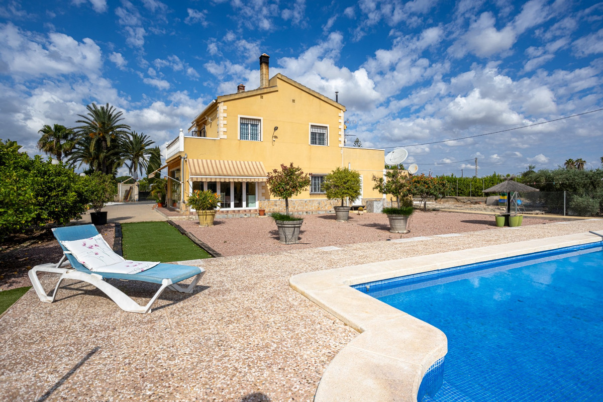 Se vende Villa - Chalet de 5 dormitorios en Costa Blanca, Alicante, España