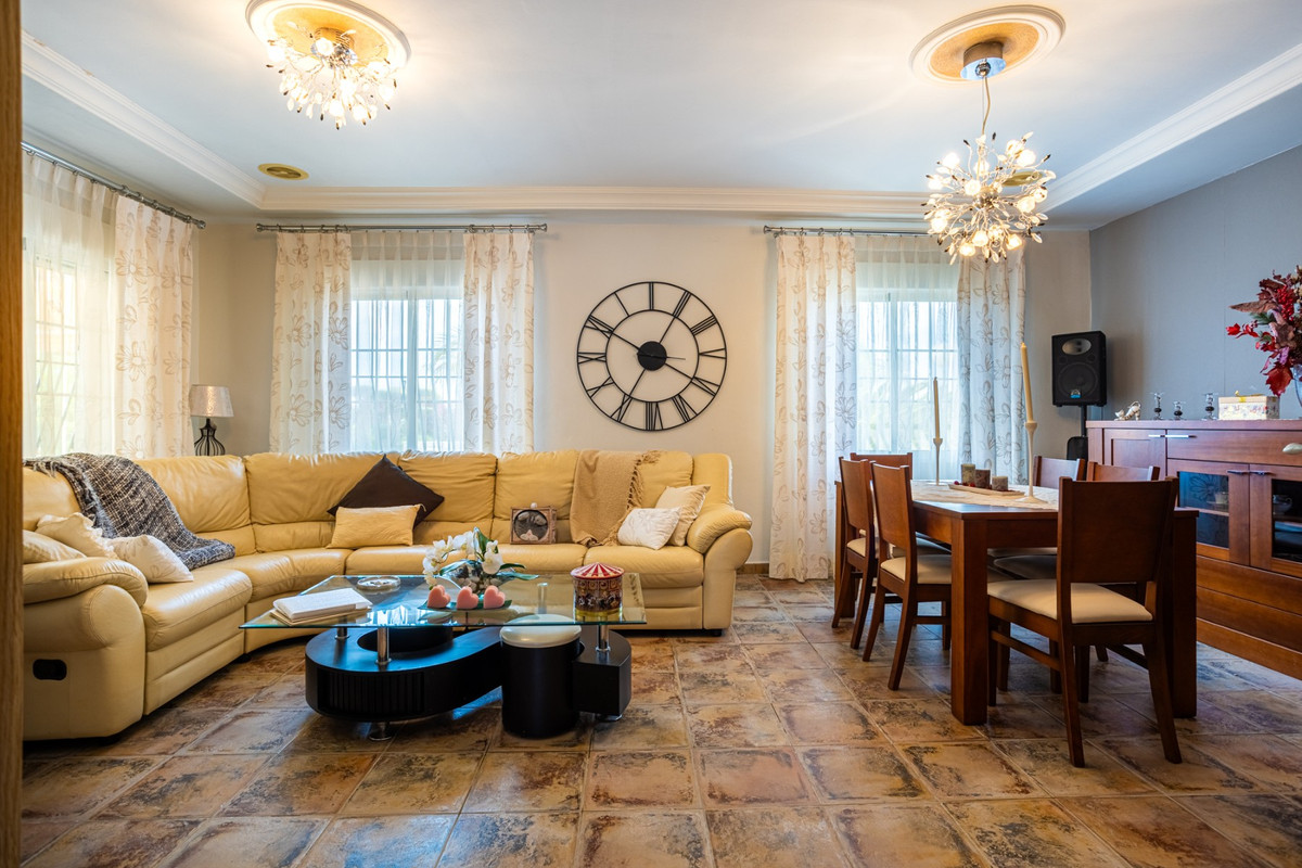 Se vende Villa - Chalet de 5 dormitorios en Costa Blanca, Alicante, España
