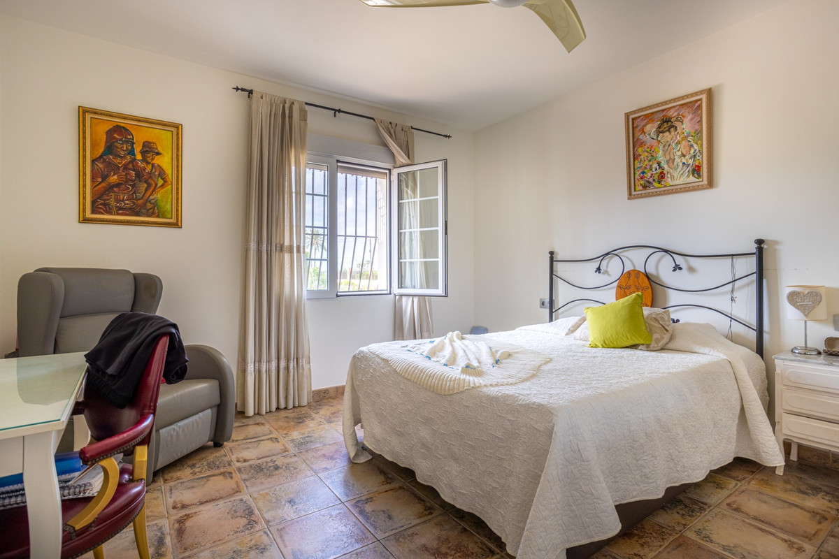 Se vende Villa - Chalet de 5 dormitorios en Costa Blanca, Alicante, España